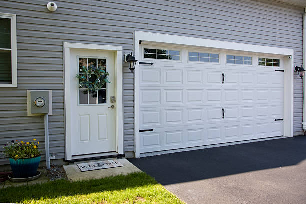 24/7 Emergency Garage Door Panel Replacement experts in Port Reading, NJ
